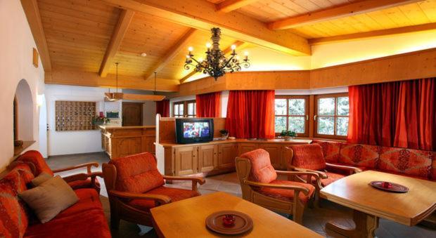 Hotel Taxacher Kirchberg in Tirol Eksteriør bilde